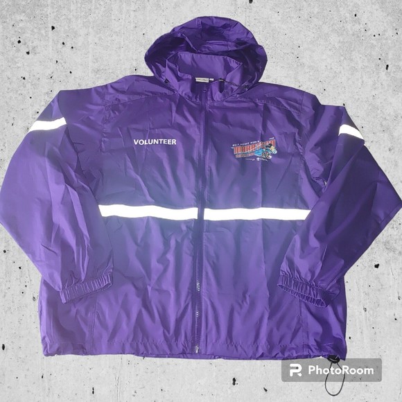 Disney Parks Hooded Windbreaker Jacket Size Medium Marathon Weekend Volunteer - Picture 1 of 10